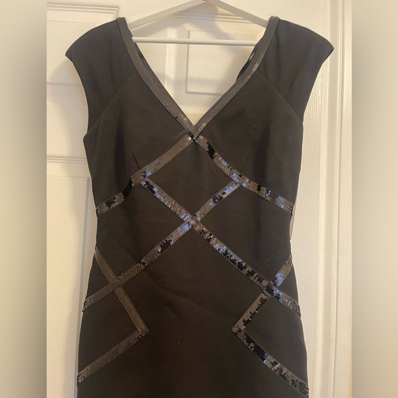 NWT. Laundry by Shelli Segal Size 8, fitted sequin mini dress. - Picture 3 of 5
